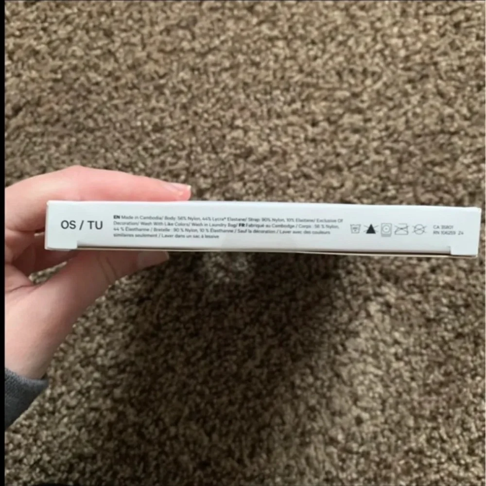NWT Lululemon Face Mask
